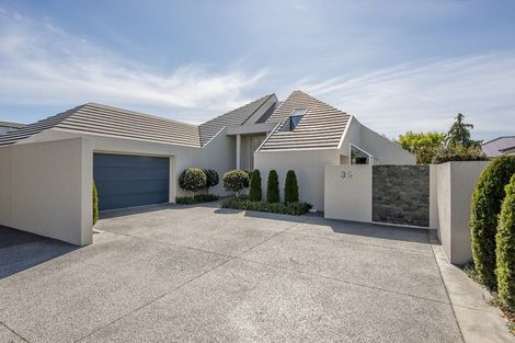 Photo of property in 39 Thornycroft Street, Fendalton, Christchurch, 8052