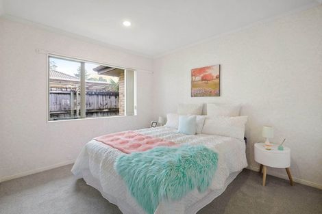Photo of property in 74 Hillwell Drive, Henderson, Auckland, 0612