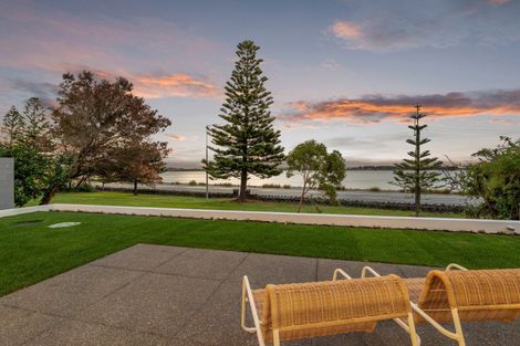 Photo of property in 2/1 The Brae, Mount Pleasant, Christchurch, 8081