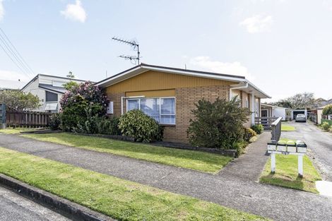 Photo of property in 1/147 Lemon Street, Strandon, New Plymouth, 4312