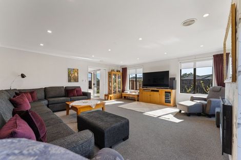 Photo of property in 53 Alberta Road, Glen Avon, New Plymouth, 4312