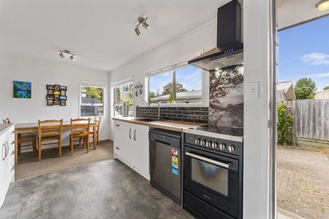 Photo of property in 35 Otupai Street, Two Mile Bay, Taupo, 3330