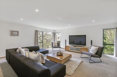 Photo of property in 25 Stephanie Close, Glenfield, Auckland, 0629