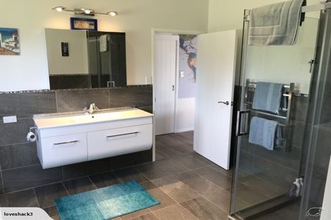 Photo of property in 323 Karioitahi Road, Karioitahi, Waiuku, 2683