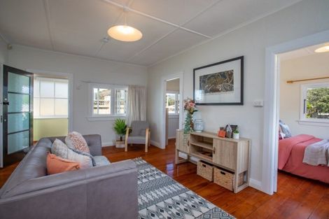 Photo of property in 4 Waimea Road, Waikanae Beach, Waikanae, 5036