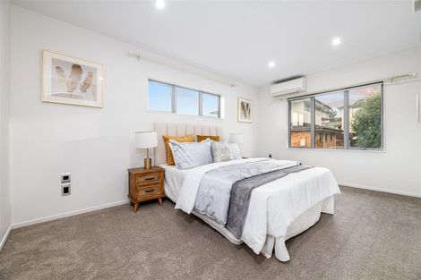 Photo of property in 17 Midhurst Avenue, Henderson, Auckland, 0612