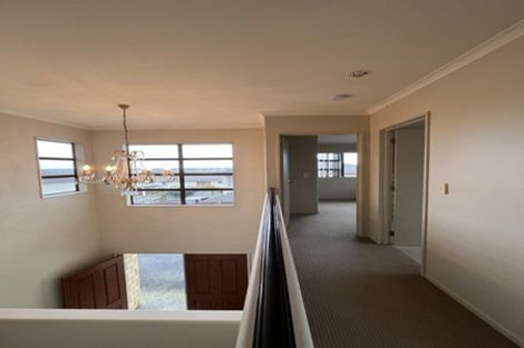 Photo of property in 8 Terrasini Drive, Flat Bush, Auckland, 2019