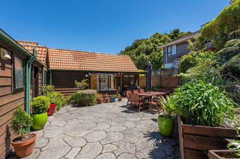 Photo of property in 25 Thatcher Crescent, Crofton Downs, Wellington, 6035