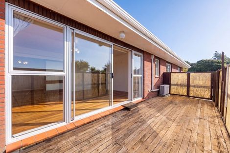 Photo of property in 8 Mcdowell Crescent, Hillcrest, Auckland, 0627