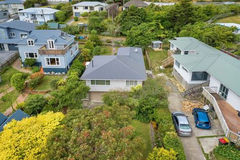 Photo of property in 4 Ranui Terrace, Tawa, Wellington, 5028