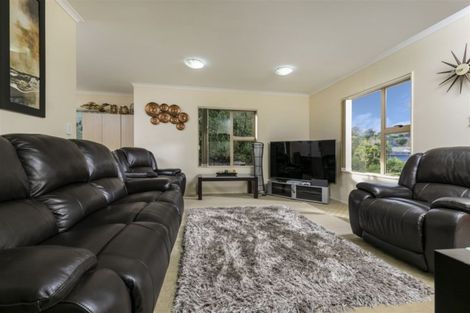 Photo of property in 1 Burton's Drive, Swanson, Auckland, 0614