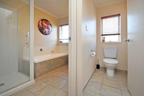 Photo of property in 24 Driftwood Drive, Red Beach, 0932