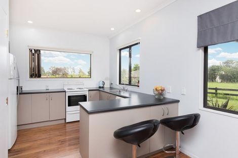 Photo of property in 10 Peach Hill Road, Ramarama, Drury, 2579