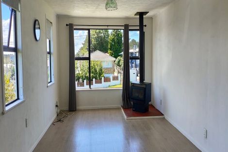 Photo of property in 24 School Road, Te Atatu South, Auckland, 0610