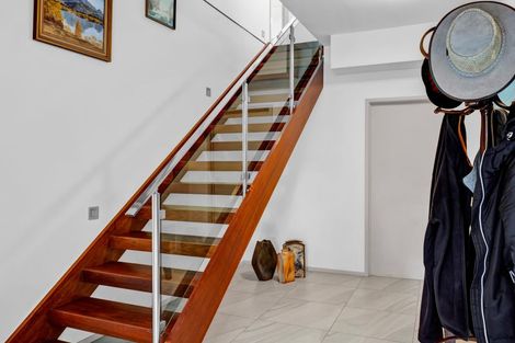 Photo of property in 12 Leatham Avenue, Strandon, New Plymouth, 4312