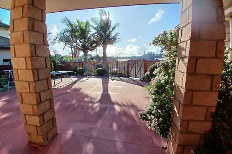 Photo of property in 41 Mt Lebanon Crescent, The Gardens, Auckland, 2105