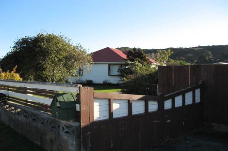 Photo of property in 33 Donnelley Drive, Wainuiomata, Lower Hutt, 5014