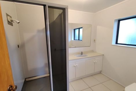 Photo of property in 92 Aviemore Drive, Highland Park, Auckland, 2010