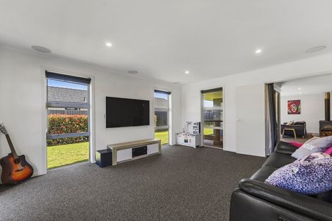Photo of property in 16 Magnetic Place, Cromwell, 9310
