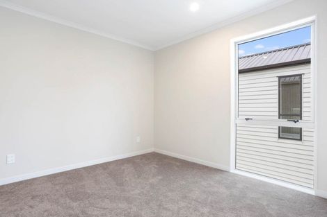 Photo of property in 10a Roberts Road, Te Atatu South, Auckland, 0610