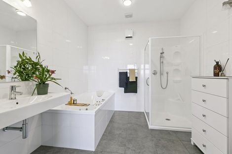 Photo of property in 18 Mandalay Terrace, Khandallah, Wellington, 6035