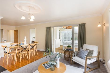 Photo of property in 2 Norwich Place, Awapuni, Palmerston North, 4412