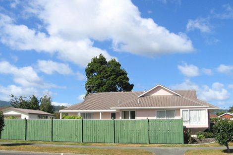 Photo of property in 19 Turon Crescent, Totara Park, Upper Hutt, 5018