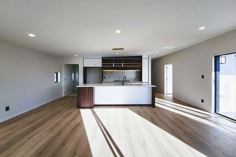 Photo of property in 2 Embling Place, Eastern Beach, Auckland, 2012