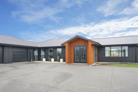 Photo of property in 8 Crawford Close, Amberley, 7410