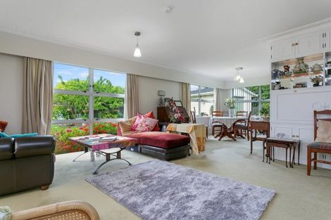 Photo of property in 5 Woodstock Crescent, Leamington, Cambridge, 3432