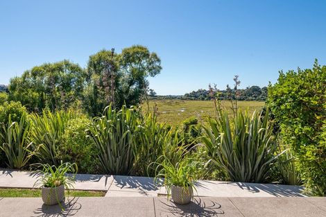 Photo of property in 1/39 St Peters Street, Northcote, Auckland, 0627