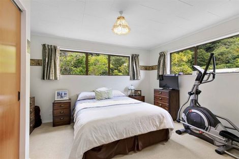 Photo of property in 476 Stokes Valley Road, Stokes Valley, Lower Hutt, 5019