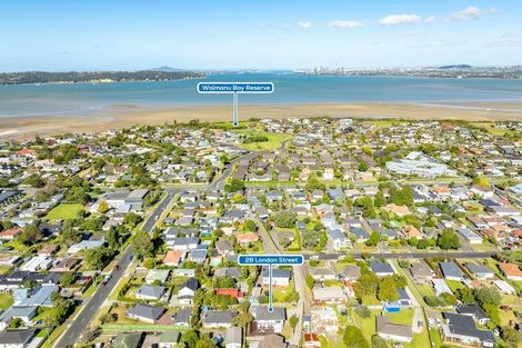Photo of property in 28 London Street, Te Atatu Peninsula, Auckland, 0610