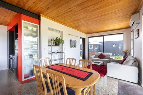 Photo of property in 102 Eighth Avenue, Urenui, 4377