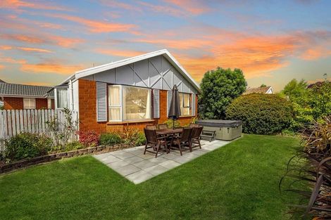 Photo of property in 4 Karnak Crescent, Russley, Christchurch, 8042