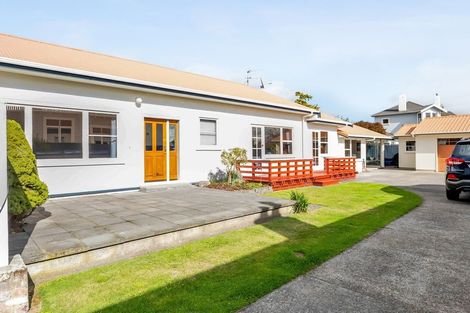 Photo of property in 19 George Street, Hawera, 4610