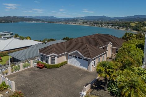 Photo of property in 186 Centennial Drive, Whitianga, 3510