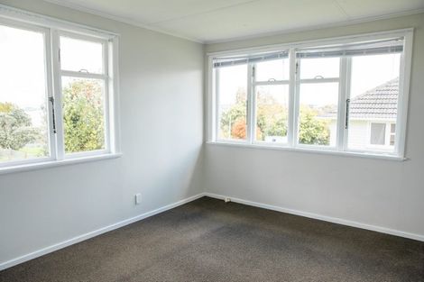 Photo of property in 51 Hillary Crescent, Belmont, Auckland, 0622