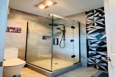 Photo of property in 21 Bleakhouse Road, Howick, Auckland, 2014