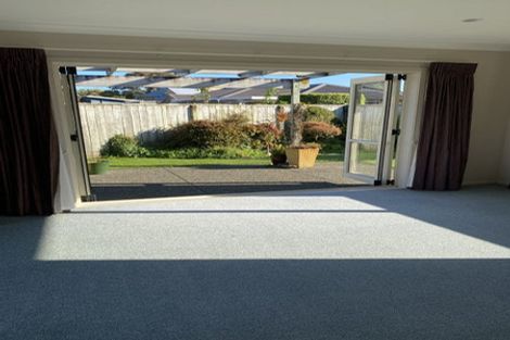 Photo of property in 18 Gilligan Close, College Estate, Whanganui, 4500