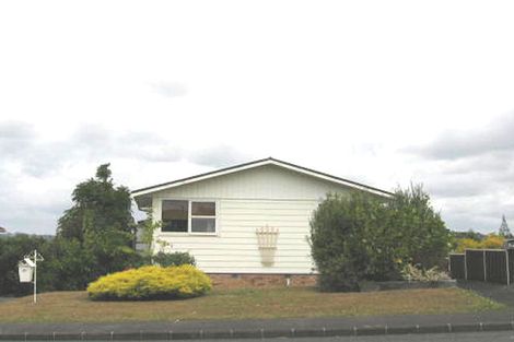 Photo of property in 52 Juniper Road, Sunnynook, Auckland, 0620