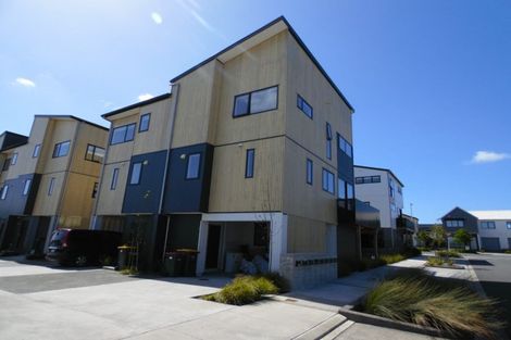 Photo of property in 16 Pheasant Lane, Hobsonville, Auckland, 0616