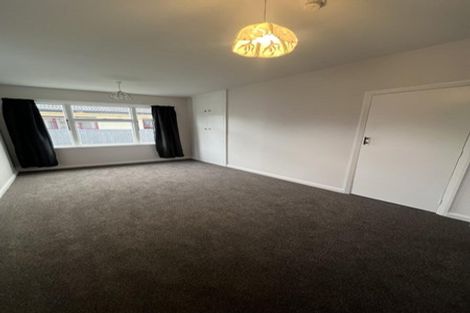 Photo of property in 37 Yaldhurst Road, Sockburn, Christchurch, 8042