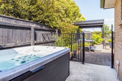 Photo of property in 2 Georgia Grove, Paraparaumu, 5032