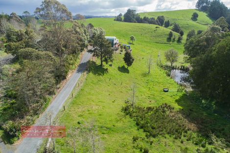 Photo of property in 307 Whananaki North Road, Opuawhanga, Hikurangi, 0181