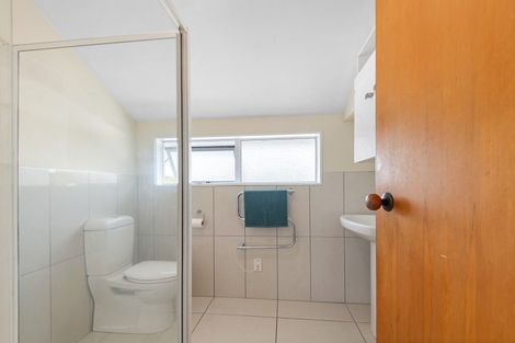 Photo of property in 17 Milverton Avenue, Hokowhitu, Palmerston North, 4410