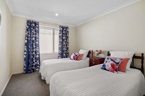 Photo of property in 18 Saint Andrews Hill Road, Mount Pleasant, Christchurch, 8081