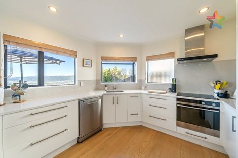 Photo of property in 87 Cypress Drive, Maungaraki, Lower Hutt, 5010