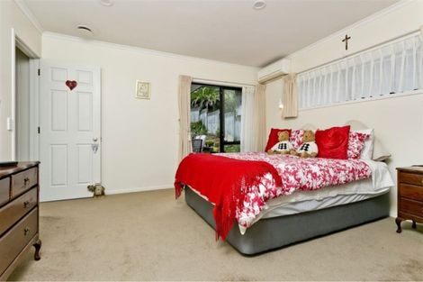 Photo of property in 37 Crestview Place, Browns Bay, Auckland, 0630