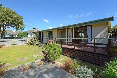 Photo of property in 2/115 Thackeray Street, Trentham, Upper Hutt, 5018